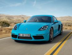 开云体育入口-莱万双响定乾坤，欧冠之夜拉开差距