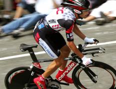 开云体育在线-光逝于蜂刺，当乔治于终极舞台淬火成锋