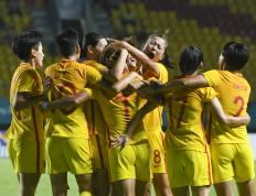 开云体育中国-中国队鏖战印尼队，黄鸭组合高光表现