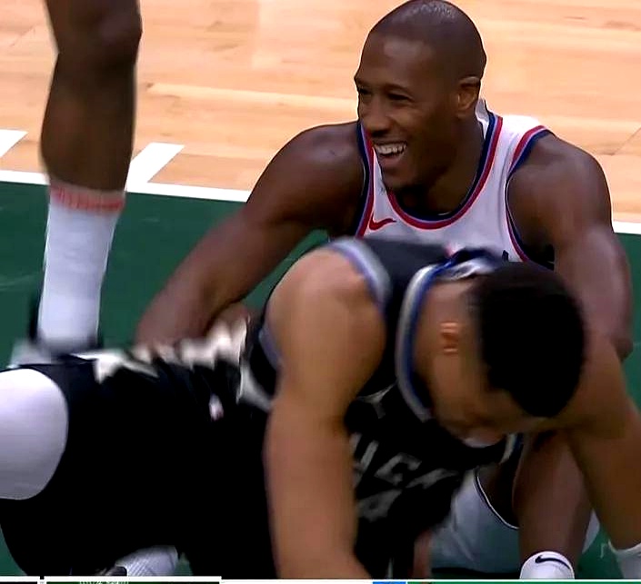 开云体育官网-雄鹿B队轻取加拿大男篮，乔治·希尔统治全场的简单介绍