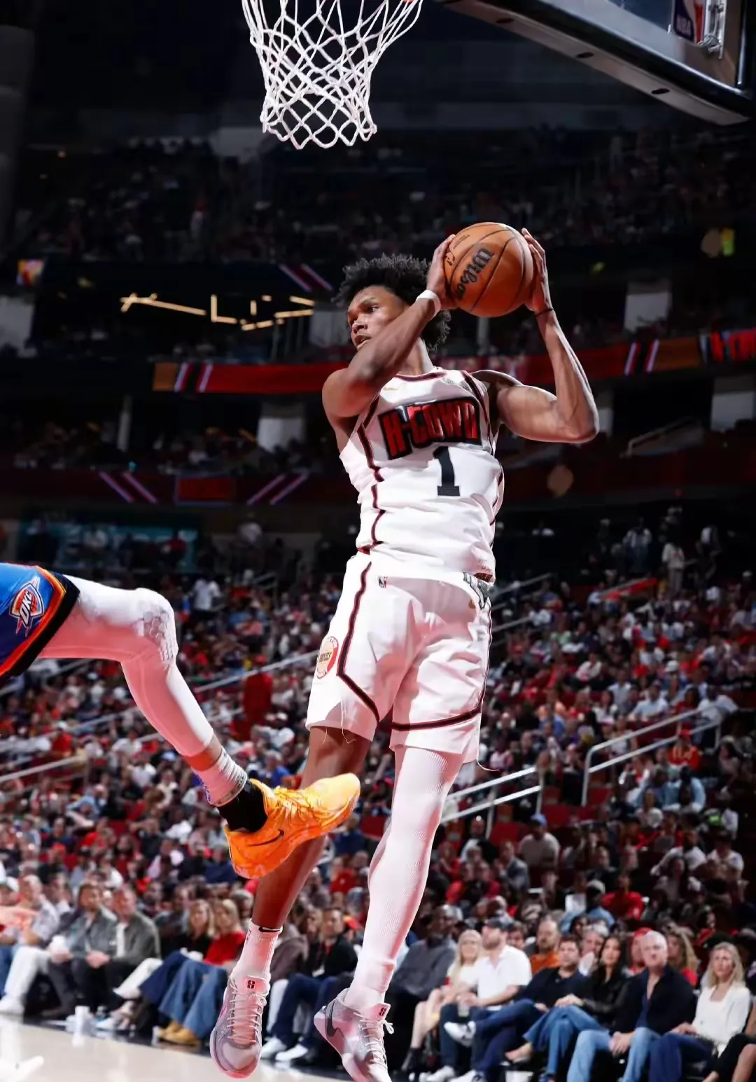 开云体育-火箭全队爆发拿下热火，哈登高效的简单介绍