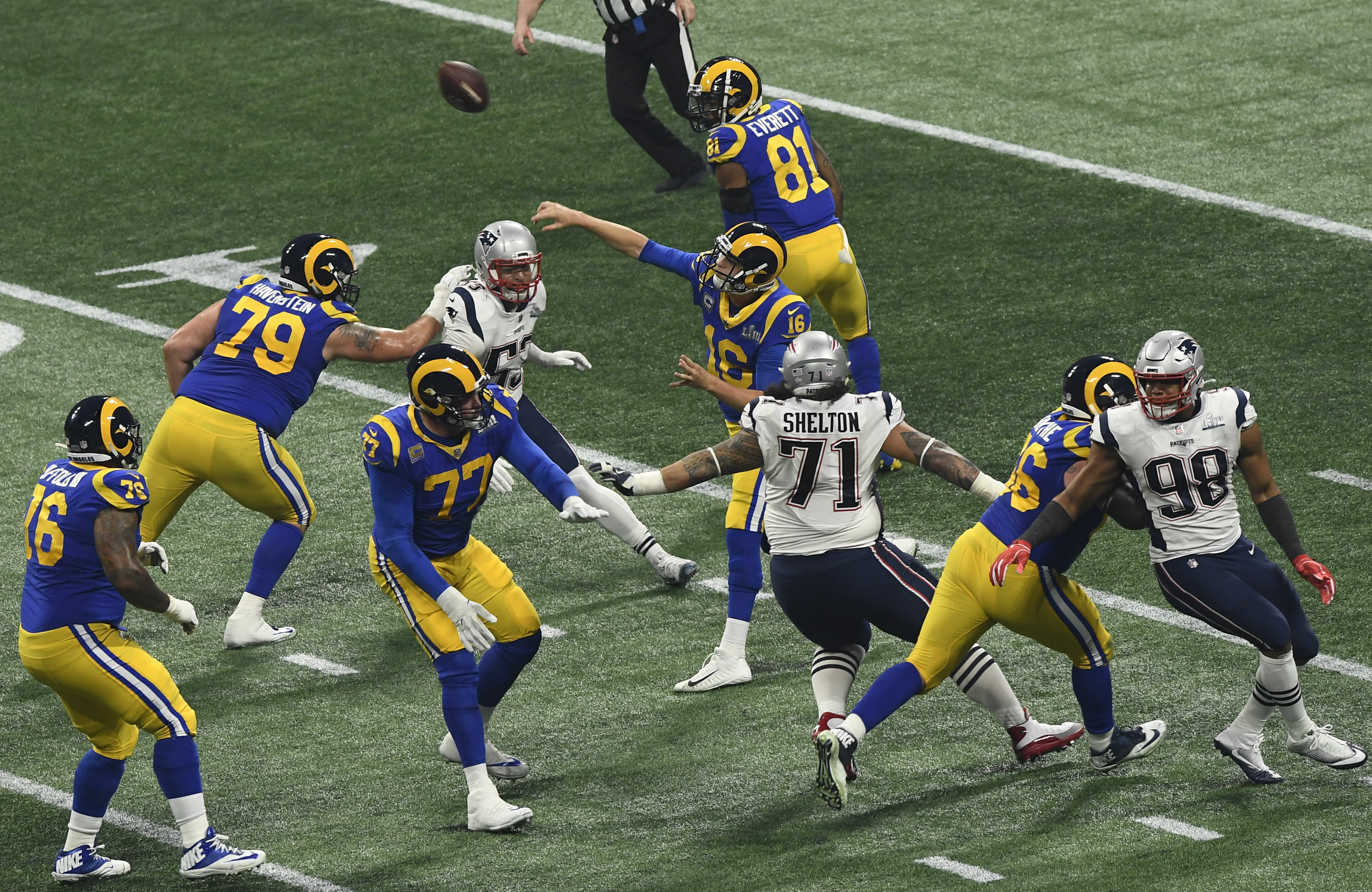 开云体育中国-包含冷门频出！橄榄球战况跌宕起伏的词条