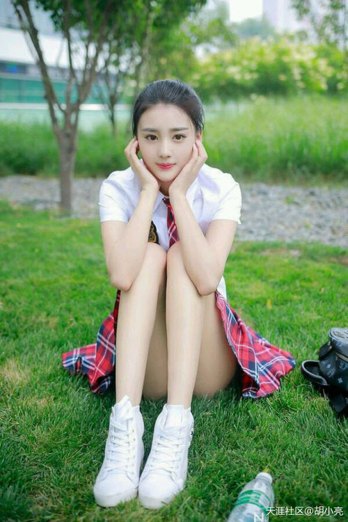 开云体育APP下载-跨越大洋的双重奏,黄蜂稳胜雷霆与浓眉德比封神